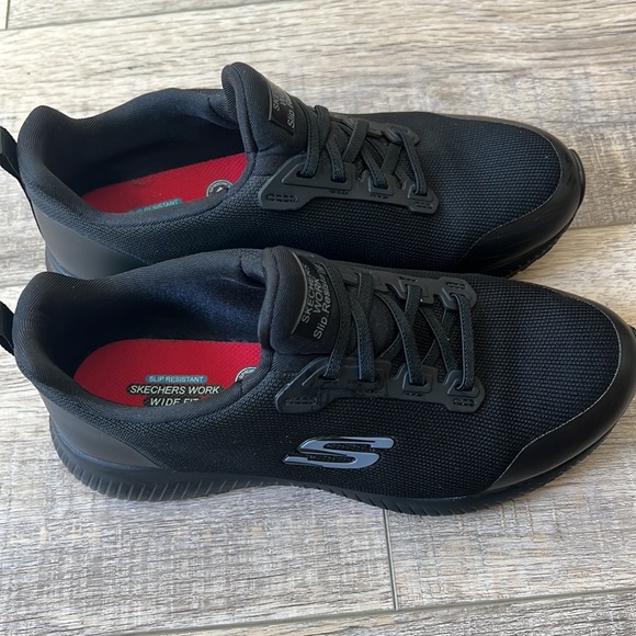 SOLD SOLD SOLD 👟Skechers 👟WORK Wide Fit Slip Resistant Slip On SneakersSize 8 - Picture 3 of 10
